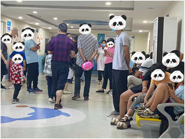 国庆假期河南省华医大儿科三甲名医会诊第一天,现场人潮涌动!