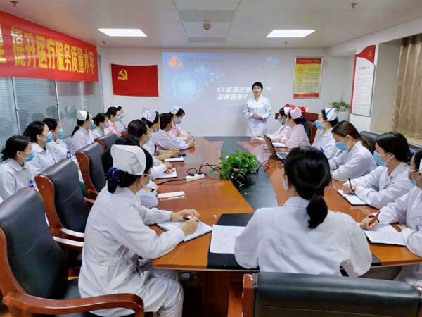 全面推进精细化管理 提升医疗服务质量|郑州华医大医院优质服务培训顺利开展