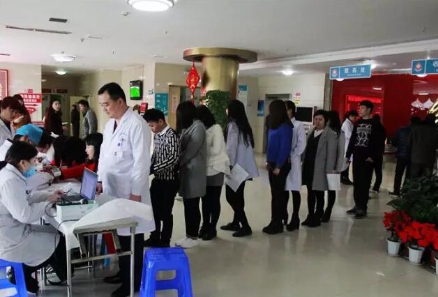 学雷锋见行动 无偿献血我先行&mdash;&mdash;记郑州华医大医院